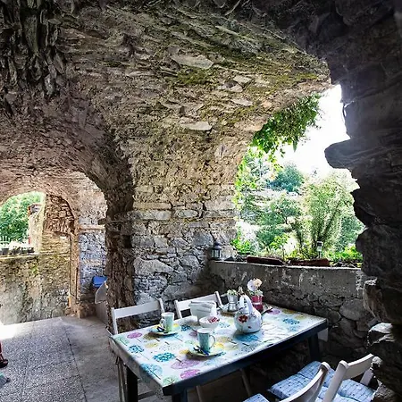 Caste Style Near Cinque Terre 펜션 *