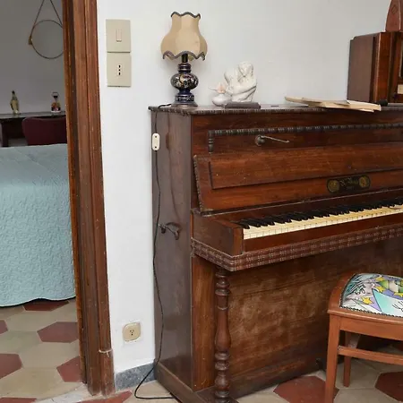 Ferienhaus Caste Style Near Cinque Terre *