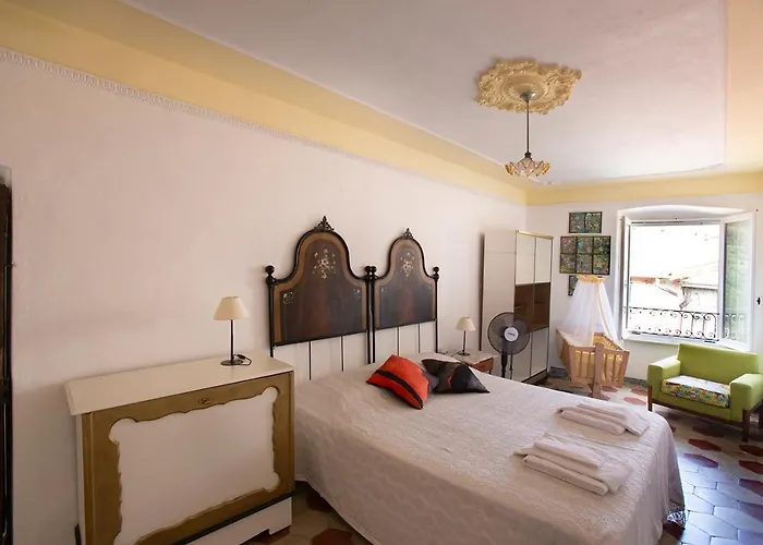 Caste Style Near Cinque Terre Riccο del Golfo di Spezia